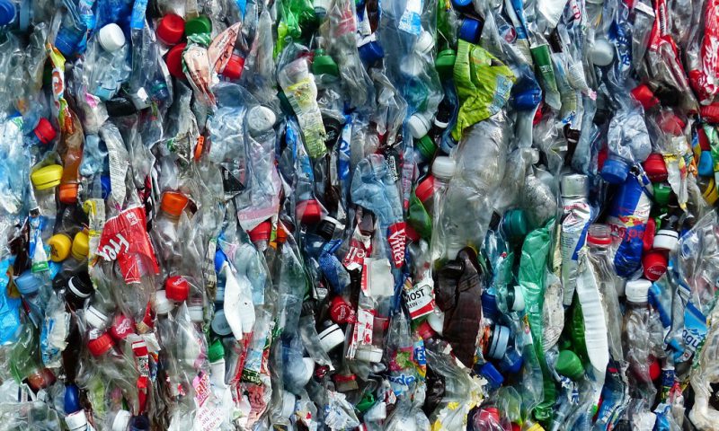 botellas de plástico para reciclar